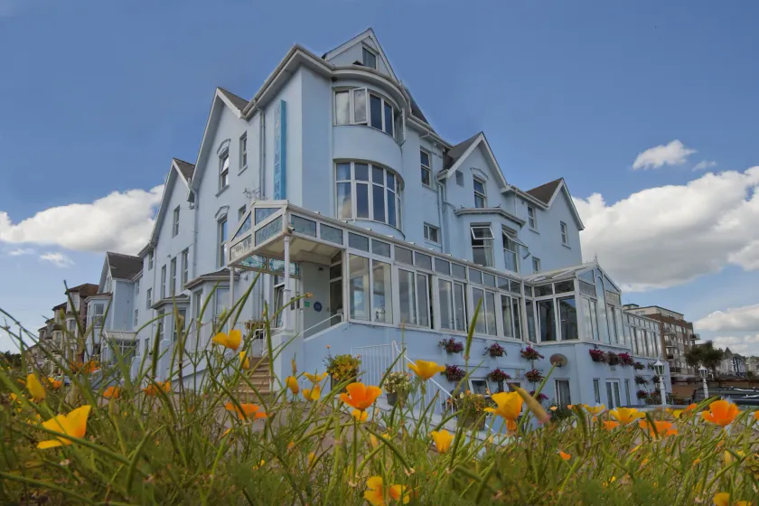 Marine Hotel - Image 1