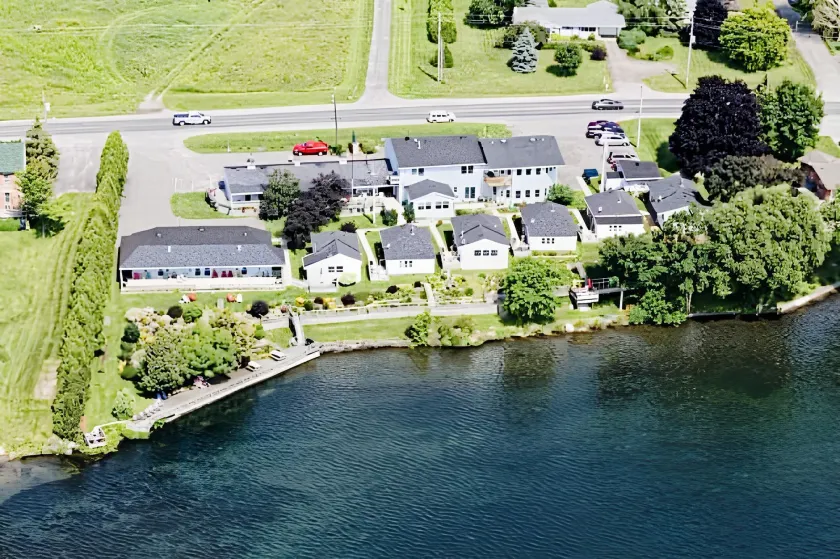 Dewar’s Inn and Cottages - Image 1