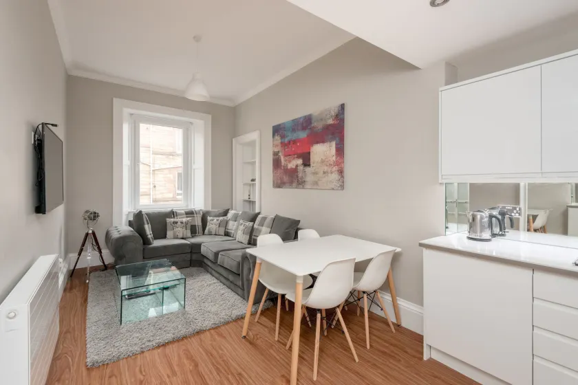Silver Lining Apartment near Holyrood - Image 1