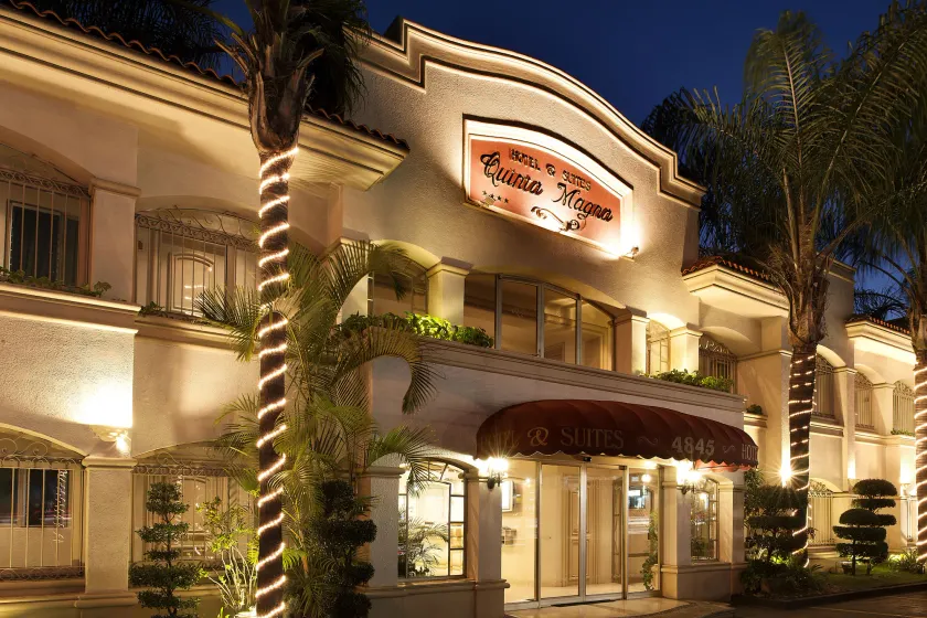 Hotel & Suites Quinta Magna - Image 1