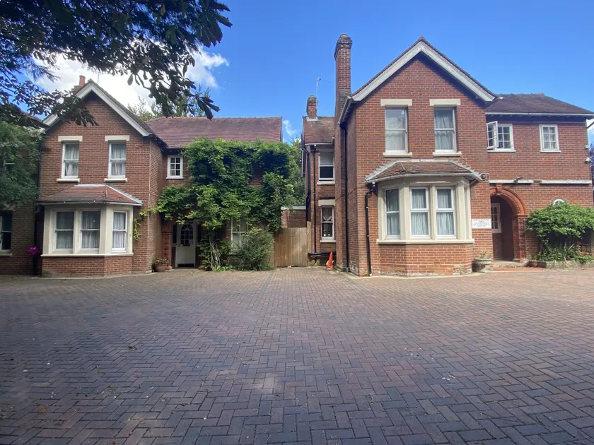 Pickwicks Guest House - Image 1