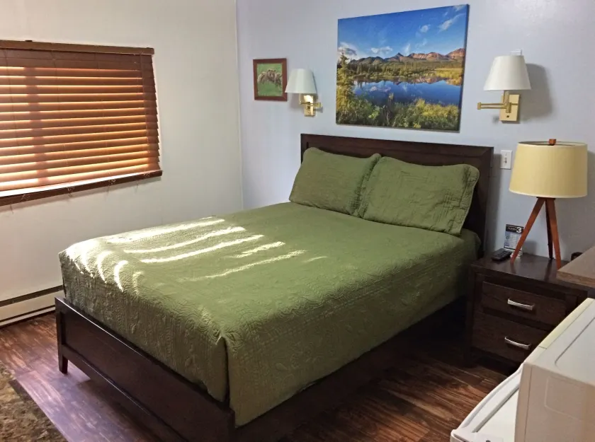 Creekwood Inn - Image 1