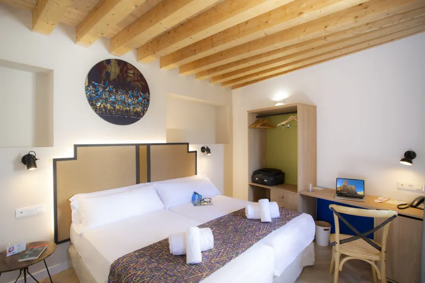 Casual con Duende Cadiz by Casual Hoteles - Image 1