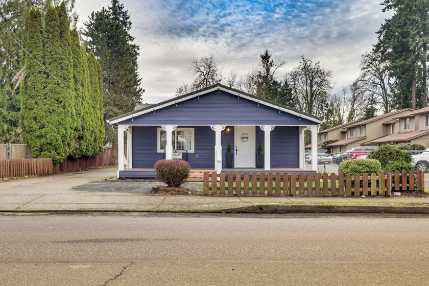Charming Stayton Home w/ Deck + Smart TV! - Image 1