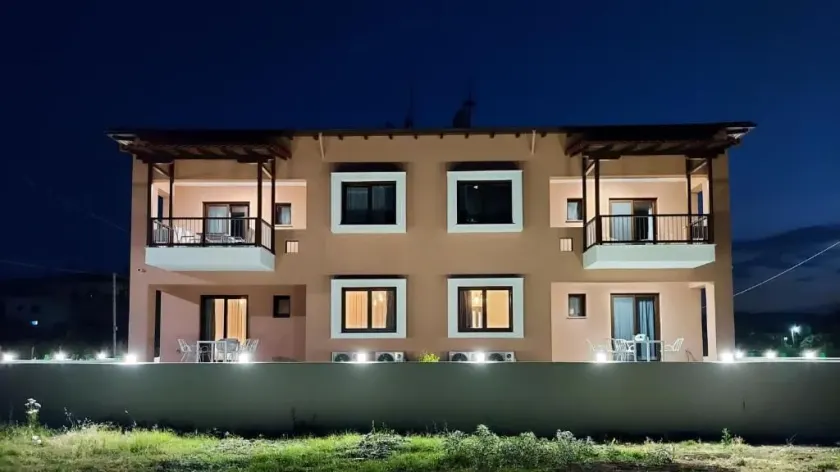 Villa Melia Luxury Suites - Image 1