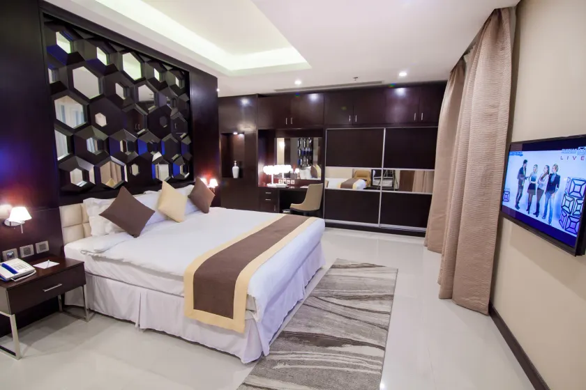 Premier Hotel - Image 1