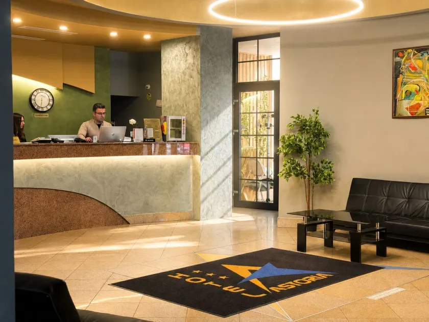 Hotel Astoria City Center - Image 1