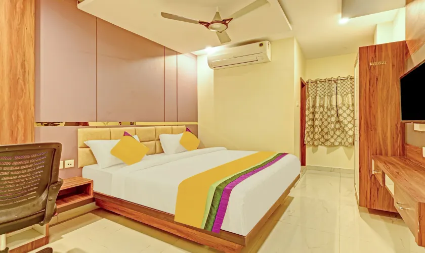 Itsy Hotels Sri Sai Grand Inn - Image 1