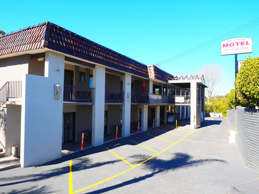 Bella Vista Motel - Image 1