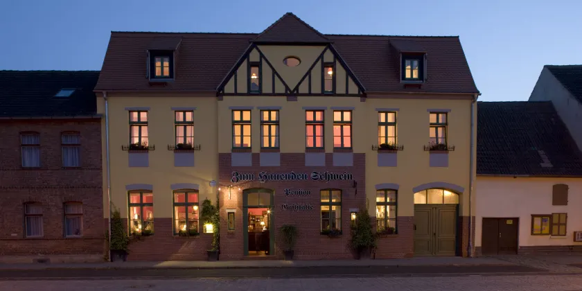 Gasthaus und Pension "Zum Hauenden Schwein" - Image 1