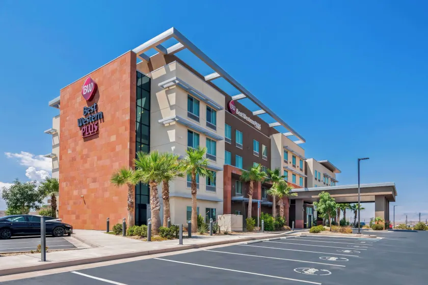 Best Western Plus Settlers Point - Image 1