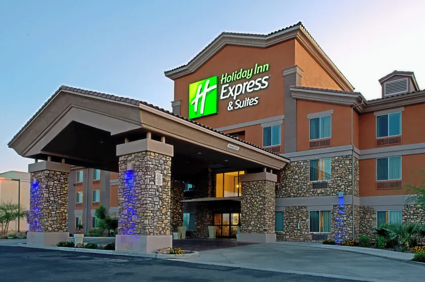 Holiday Inn Express & Suites Tucson by IHG - Image 1