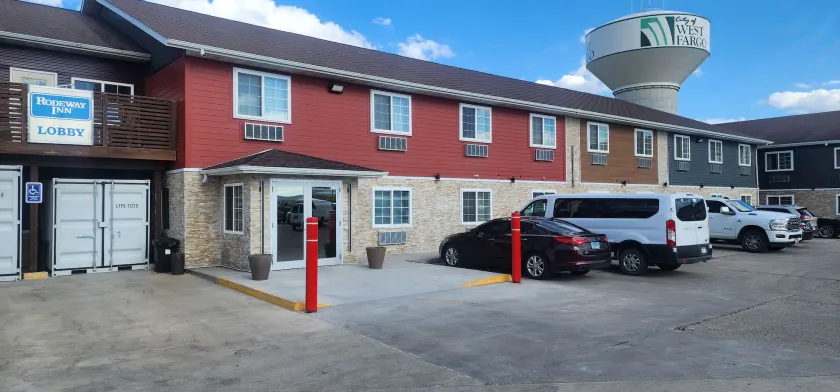 Rodeway Inn West Fargo Main Ave - Image 1