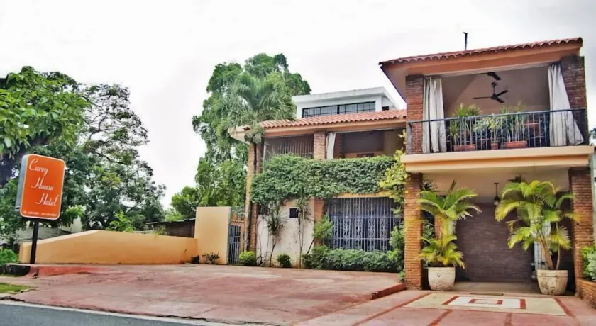 Carey House Hotel - Image 1