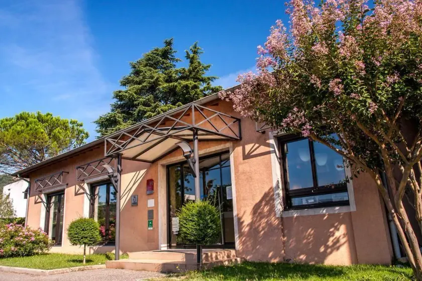 Hotel Les Amandiers - Image 1