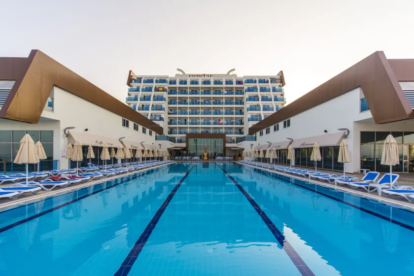 Sun Star Resort Hotel - Image 1