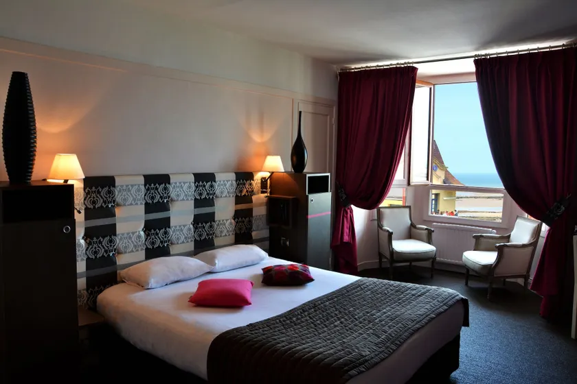 Hotel Des Bains - Image 1