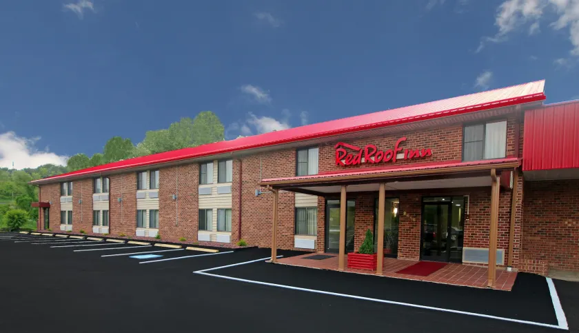 Red Roof Inn Hillsville - Image 1