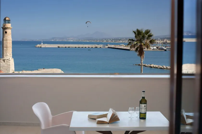 Faros Beach Hotel - Image 1