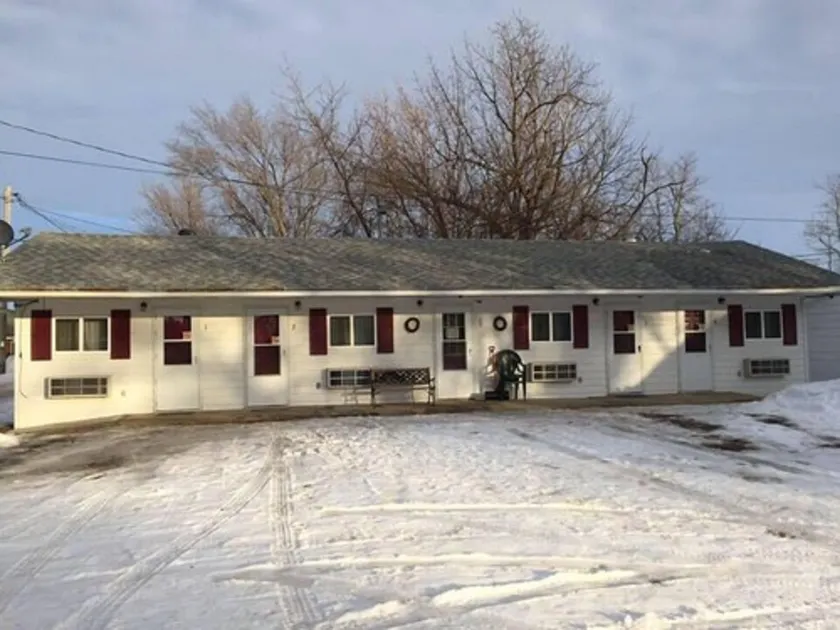 Town N' Country Motel - Image 1