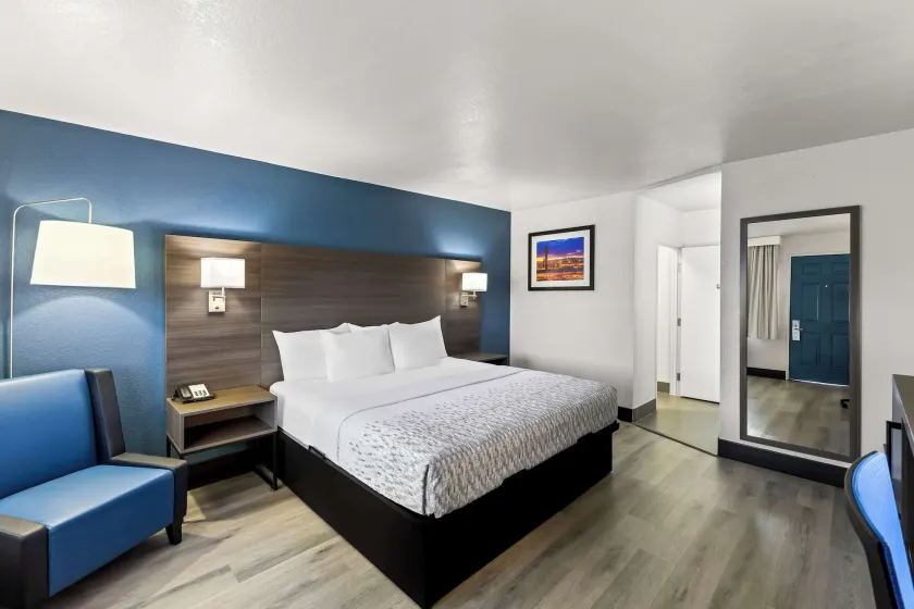 SureStay By Best Western Phoenix Airport - Image 1