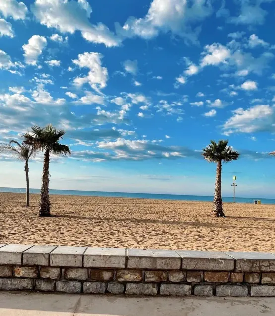 Hôtel De La Plage Valras-Plage - Image 1