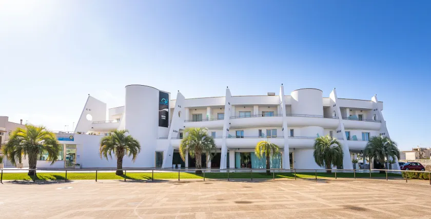 Callistos Hotel & Spa - Image 1