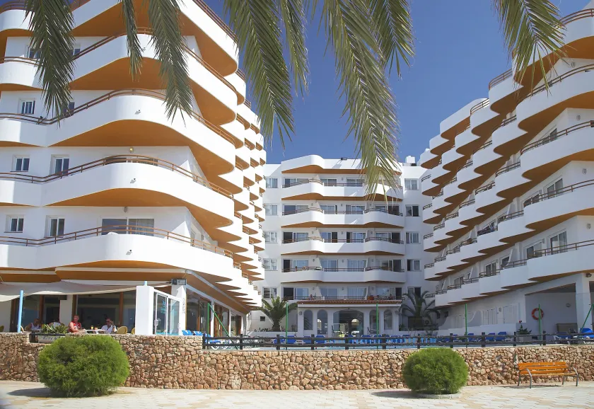 Apartamentos Mar y Playa - Image 1