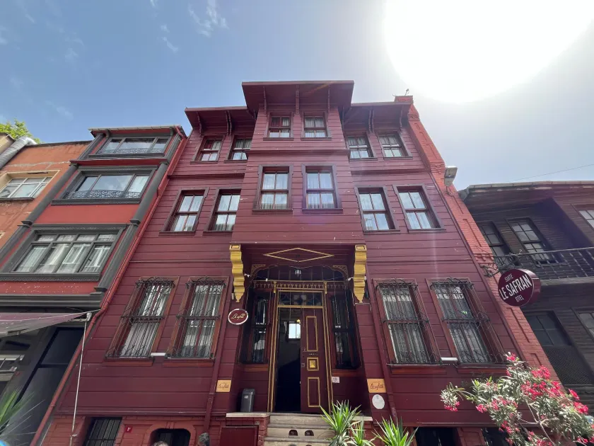 Le Safran Suite Hotel - Image 1