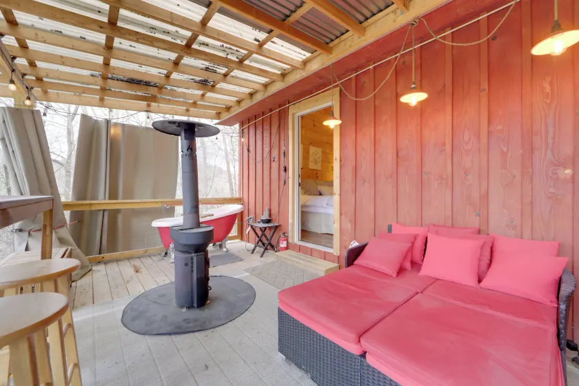 Creek Views & Soaking Tub! Smoky Mtn Cabin - Image 1