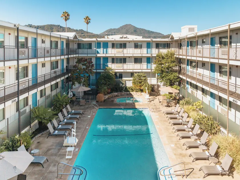 Marin Suites Hotel - Image 1
