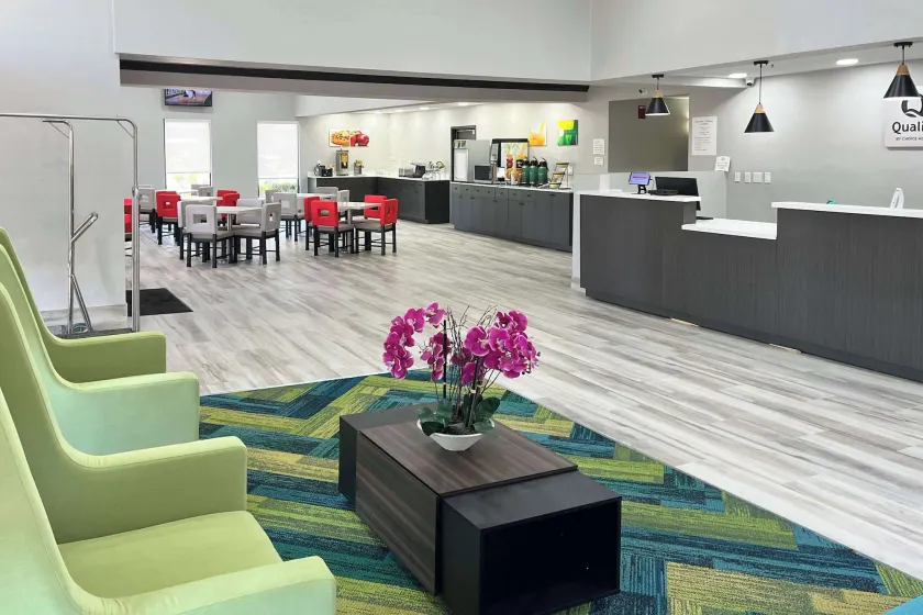Quality Inn & Suites at Airport Blvd I-65 - Image 1