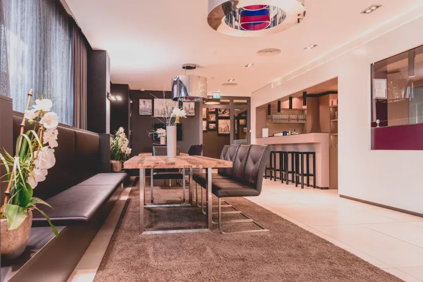 Hotel Bliss - Image 1