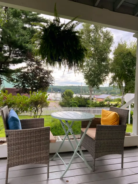 Lakeview Inn - Image 1