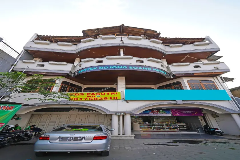 Bojongsoang Guesthouse RedPartner - Image 1