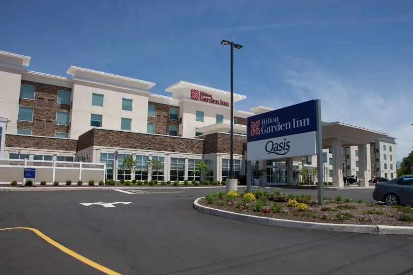 Hilton Garden Inn Springfield - Image 1
