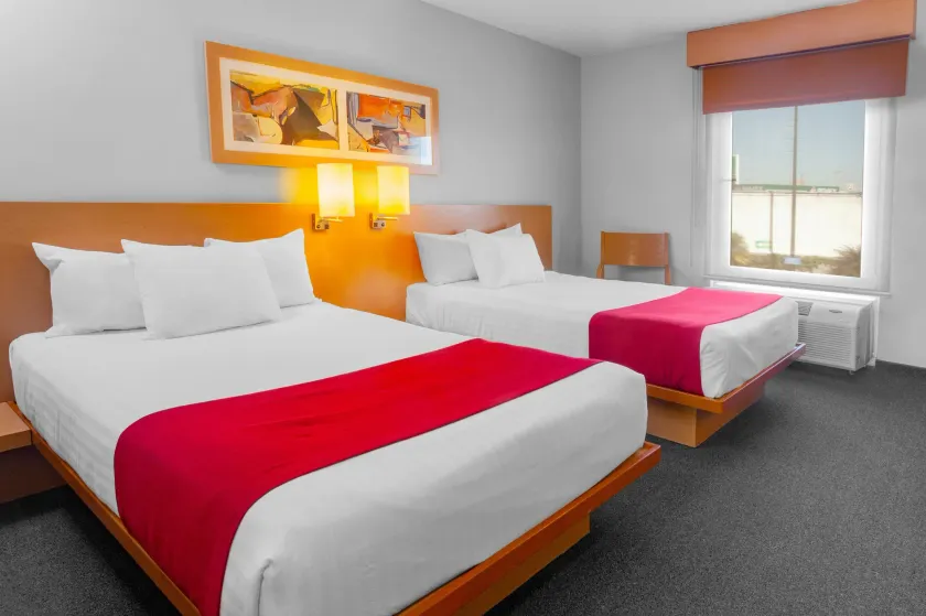 City Express by Marriott Celaya Parque - Image 1