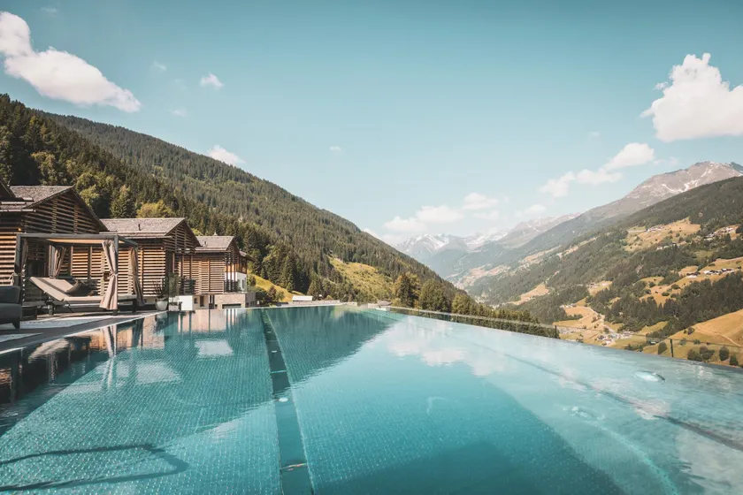 Boutique Hotel und Chalets Bergwiesenglück - Image 1