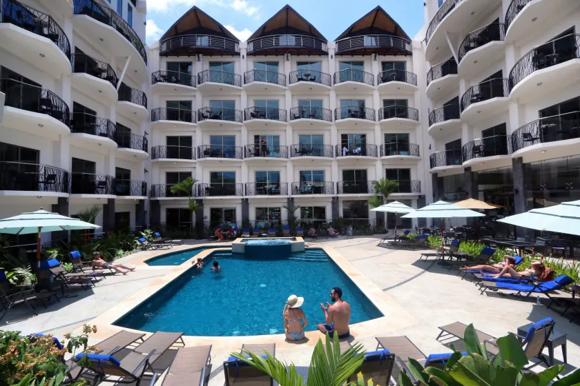 PACIFIC SUITES Boutique Hotel and Bistro - Image 1