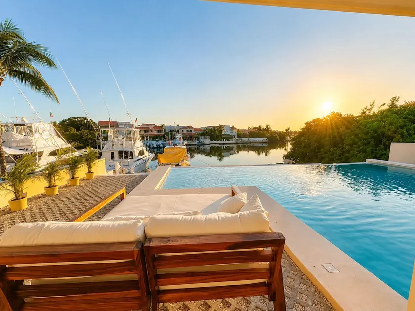 Marina view 3BR, pool, 7-min walk to beach - Image 1