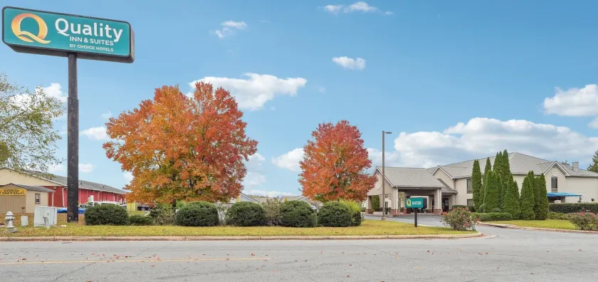 Quality Inn & Suites Dawsonville - Image 1