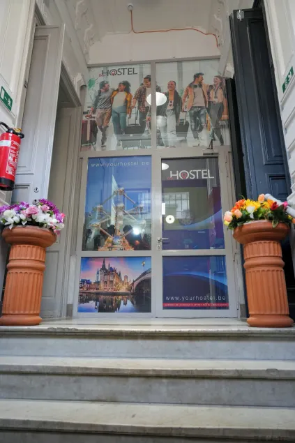 YOUR HOSTEL midi station - Image 1