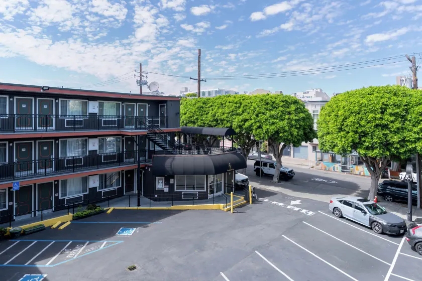 Symphony Inn - Image 1