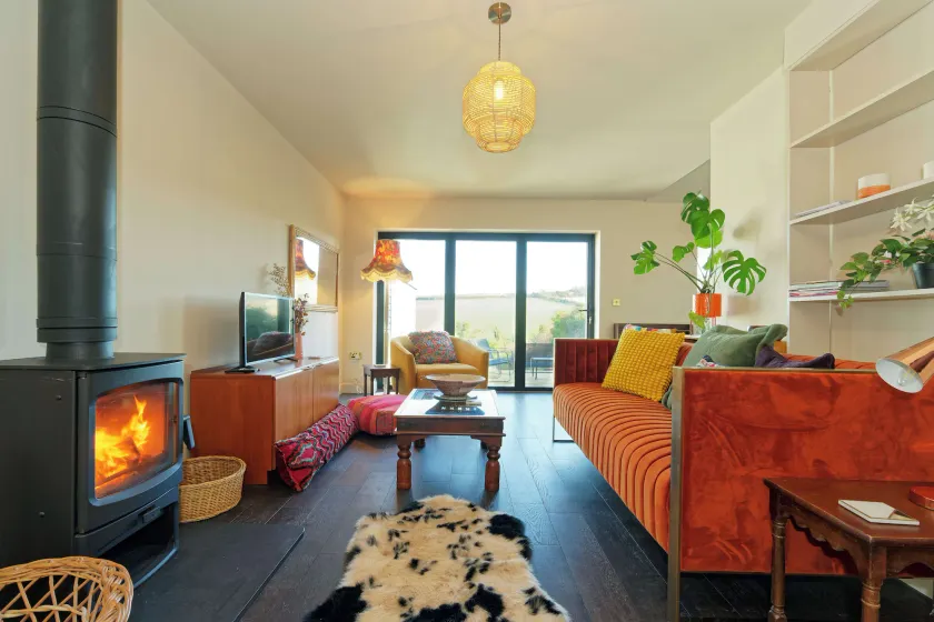 Kent Downs Cottage Modern Family Retreat near Canterbury - Image 1
