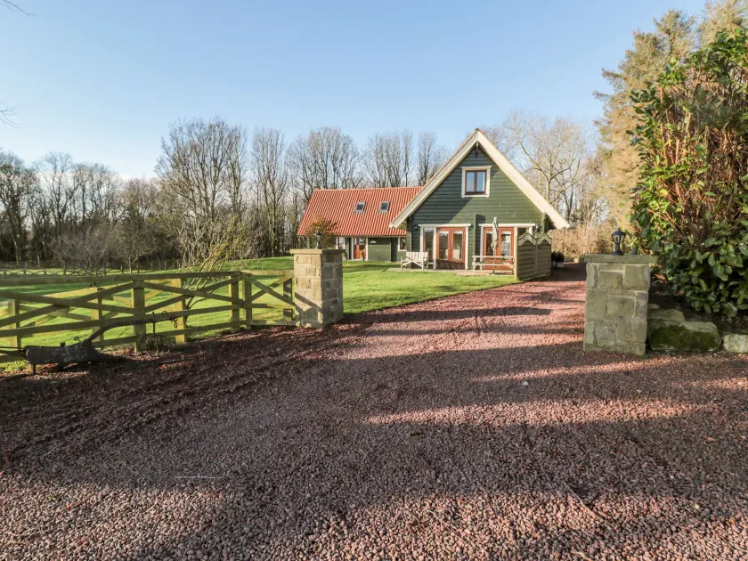 Apple Tree Lodge - Image 1