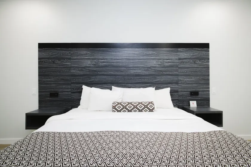 Sapphire Inn & Suites - Image 1