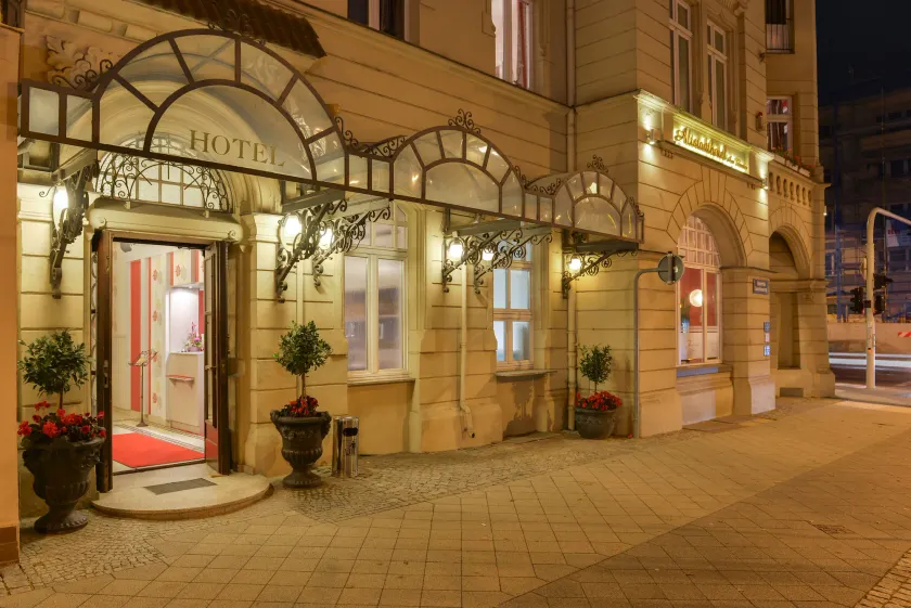 Altstadthotel Am Theater - Image 1