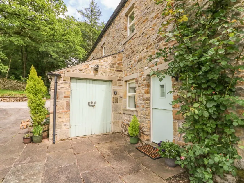 SPENS LAND, med en have i Tatham, Ref 1012502 - Image 1