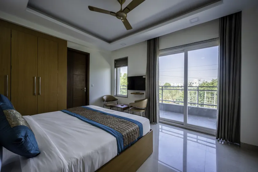 The Palms Inn I Near Medanta Medicity I Sec-38 - Image 1