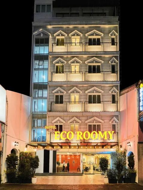 Eco Roomy Hotel - Image 1